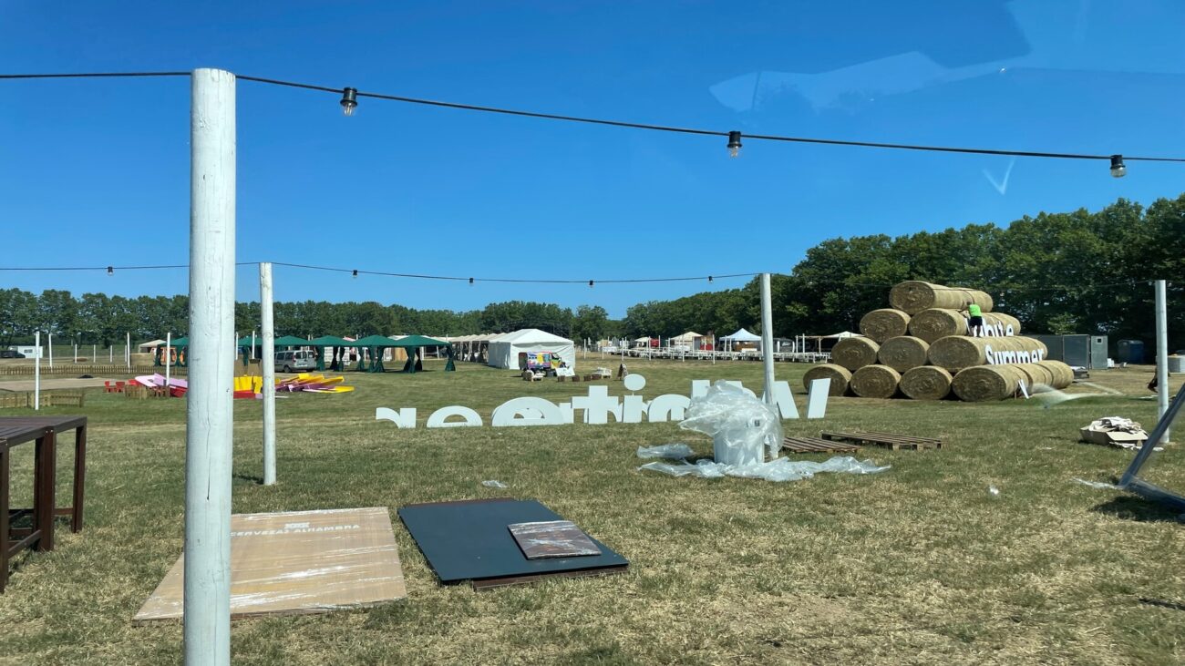 festival-white-1-1300x731