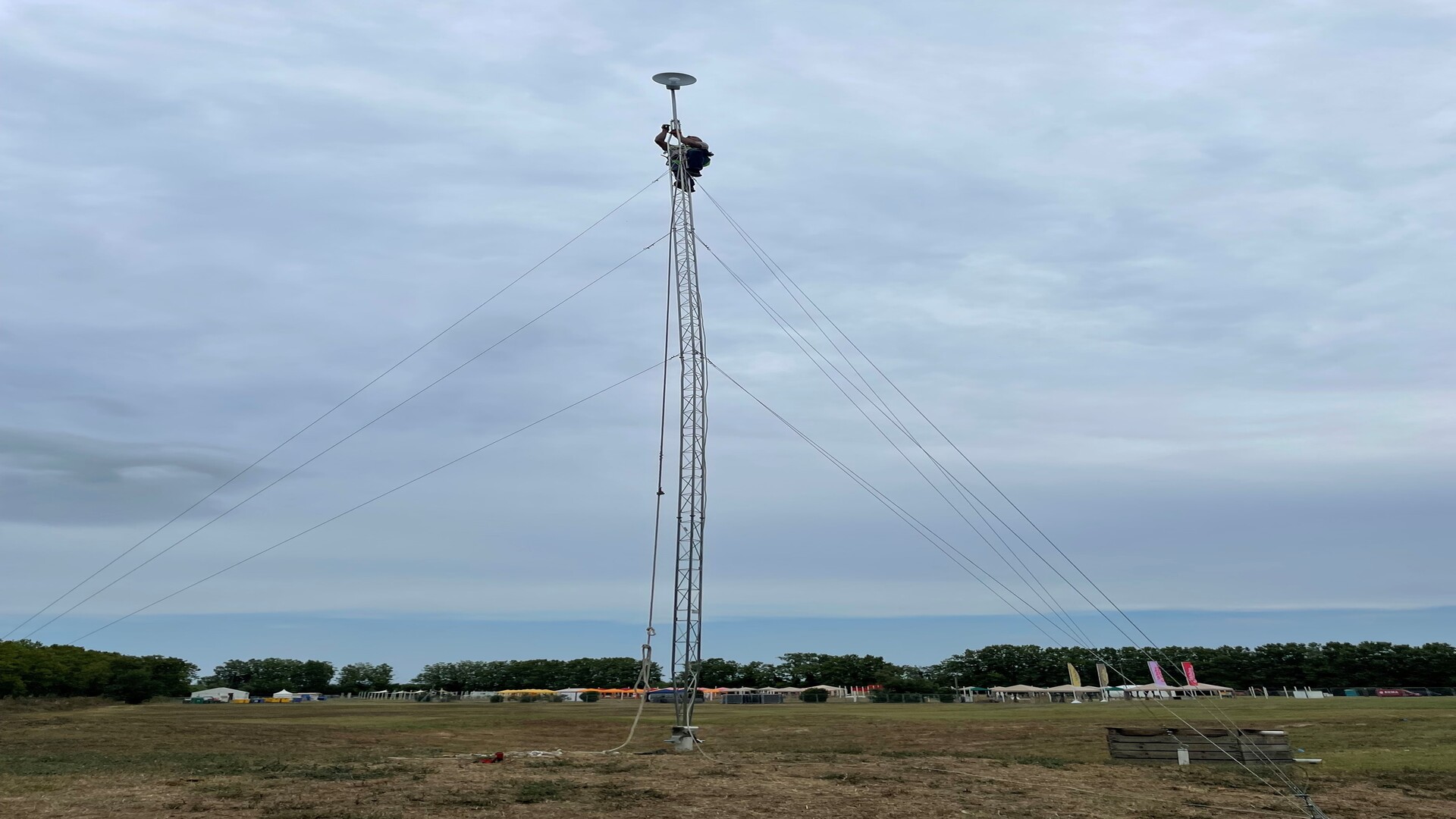 torreta-radio-enlace-altura-white-1